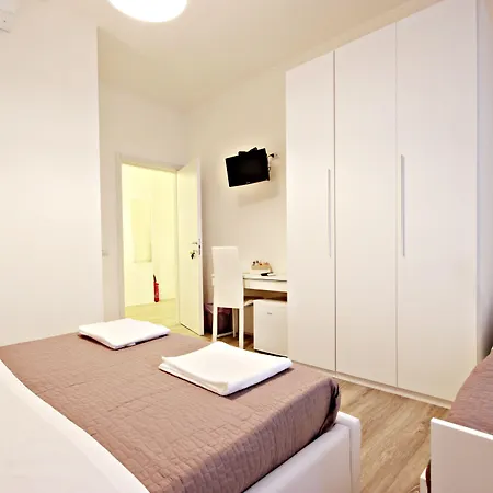 Le Piazze Di Panzió Róma